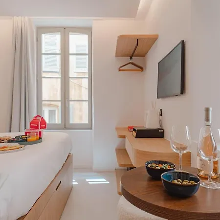 The Bell Tower L In Old Village L Shellter Appartement Saint-Tropez